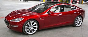 799px-Tesla_Model_S_Indoors_trimmed