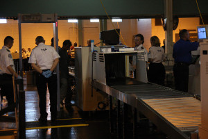 800px-FEMA_-_37752_-_Residents_at_the_airport_preparing_to_leave_Louisiana