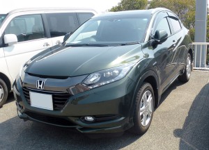 Honda_VEZEL_HYBRID_X_L_Package_(RU3)_front